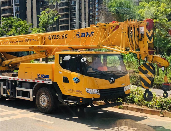 沙坪坝区大件设备吊装租赁吊车